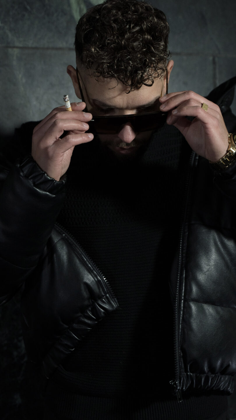 Wenn Liebe bleibt, aber nicht du: Berliner Rapper Laszlo veröffentlicht Heartbreak Single