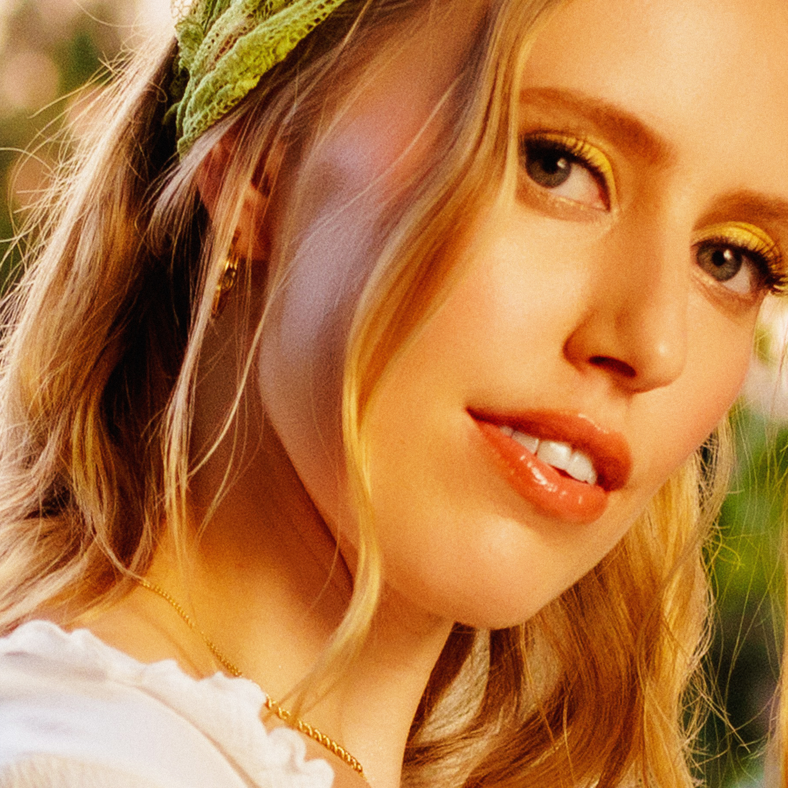 Selbstbewusstsein satt: Helene singt “Ich bin ein Star” im neuen “Die Schule der magischen Tiere 4”-Film