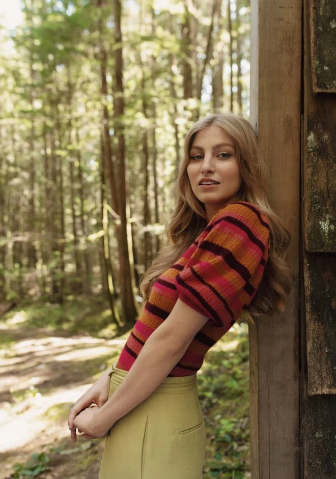 SINGER-SONGWRITERIN ELYSIA BIRO UNTERZEICHNET BEI UNIVERSAL MUSIC CANADA UND DEUTSCHE GRAMMOPHON