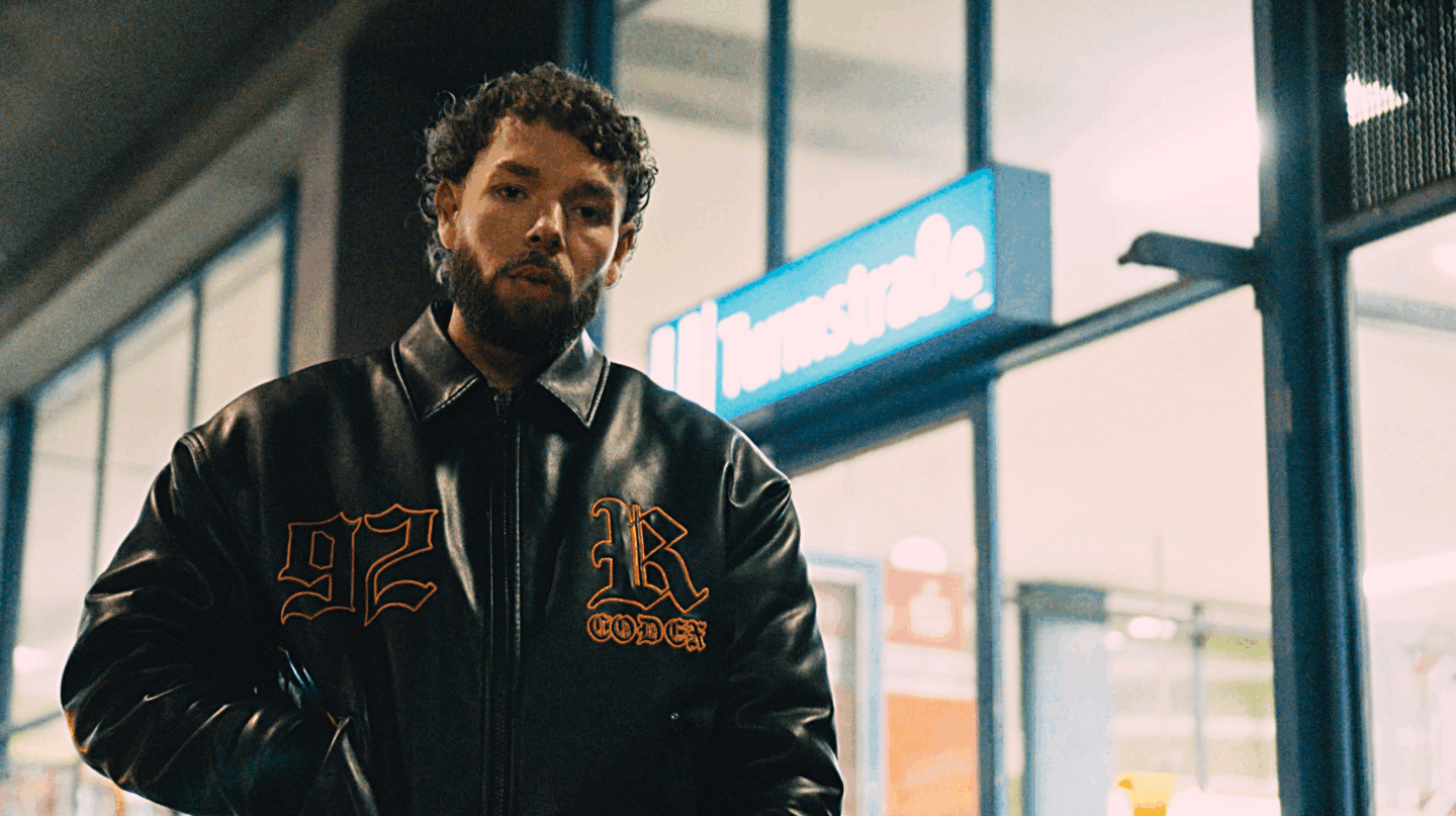 Zwischen Straße, Heartbreak und ehrlicher Musik: Berliner Rapper Laszlo im Interview