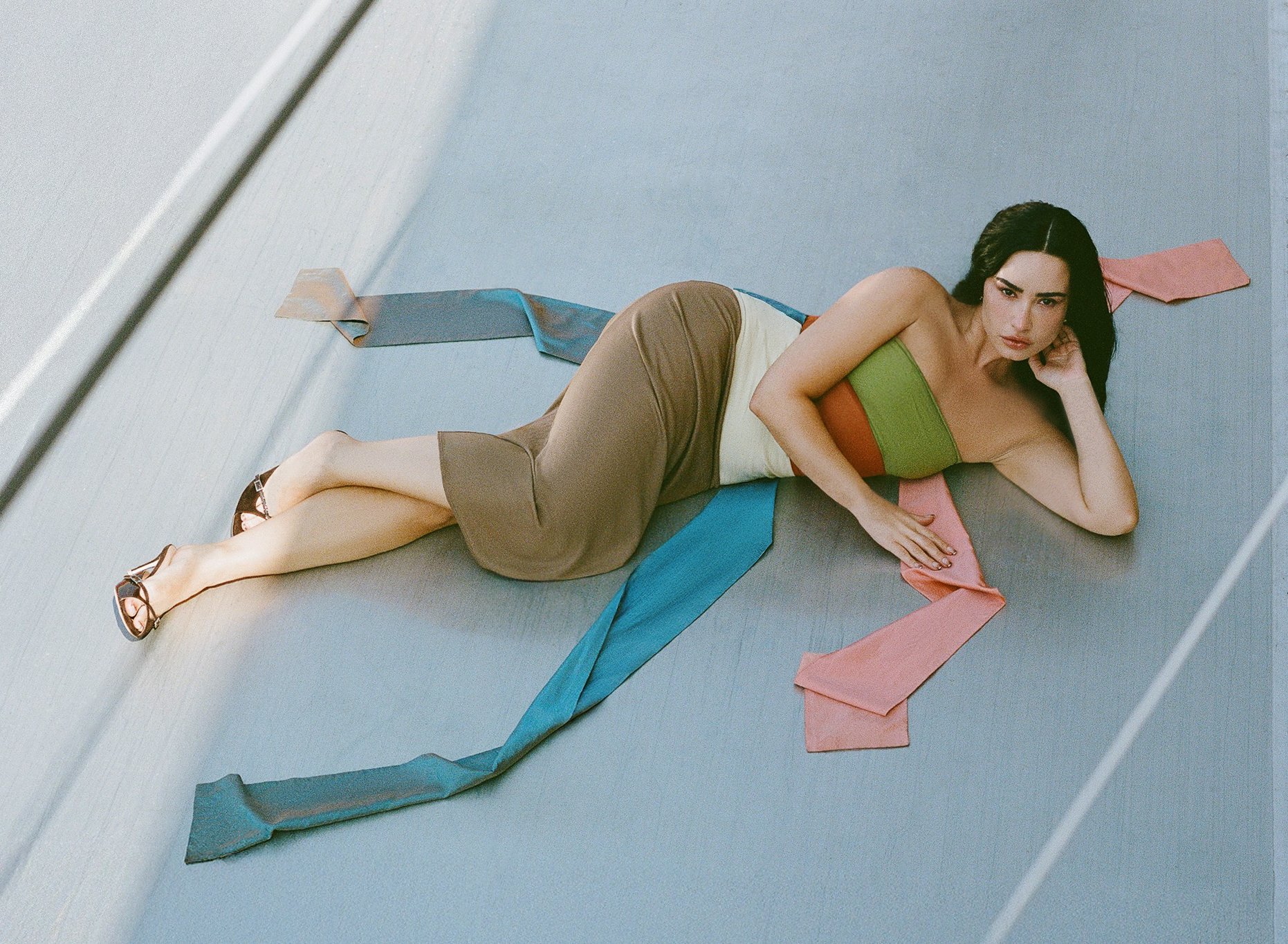 Demi Lovato veröffentlicht ihr neues Album “It’s Not That Deep”