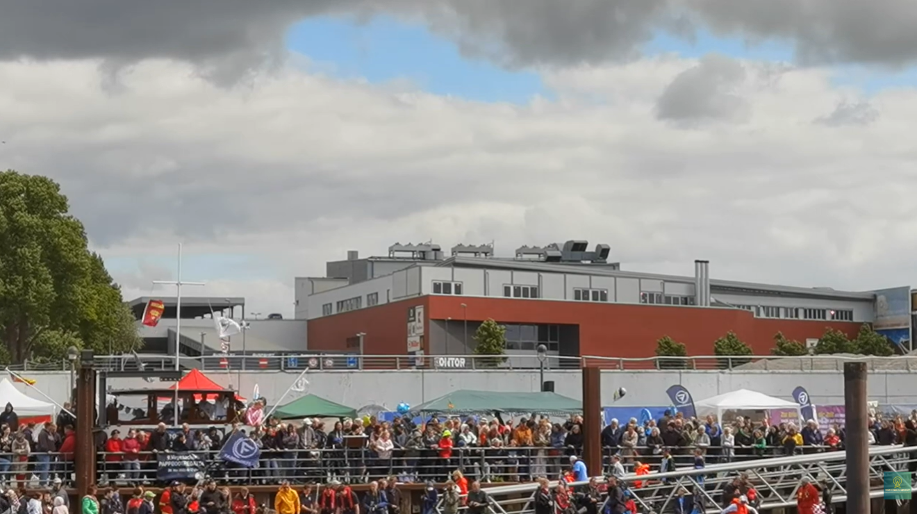 13 Pappbootregatta in Vegesack geht in den Anlauf