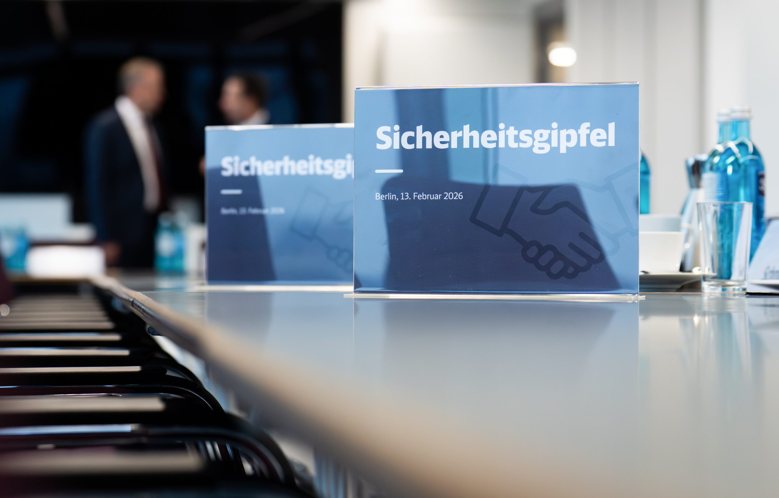 Sicherheitsgipfel: Bodycams für alle DB-Mitarbeitenden und Start für Aktionsplan