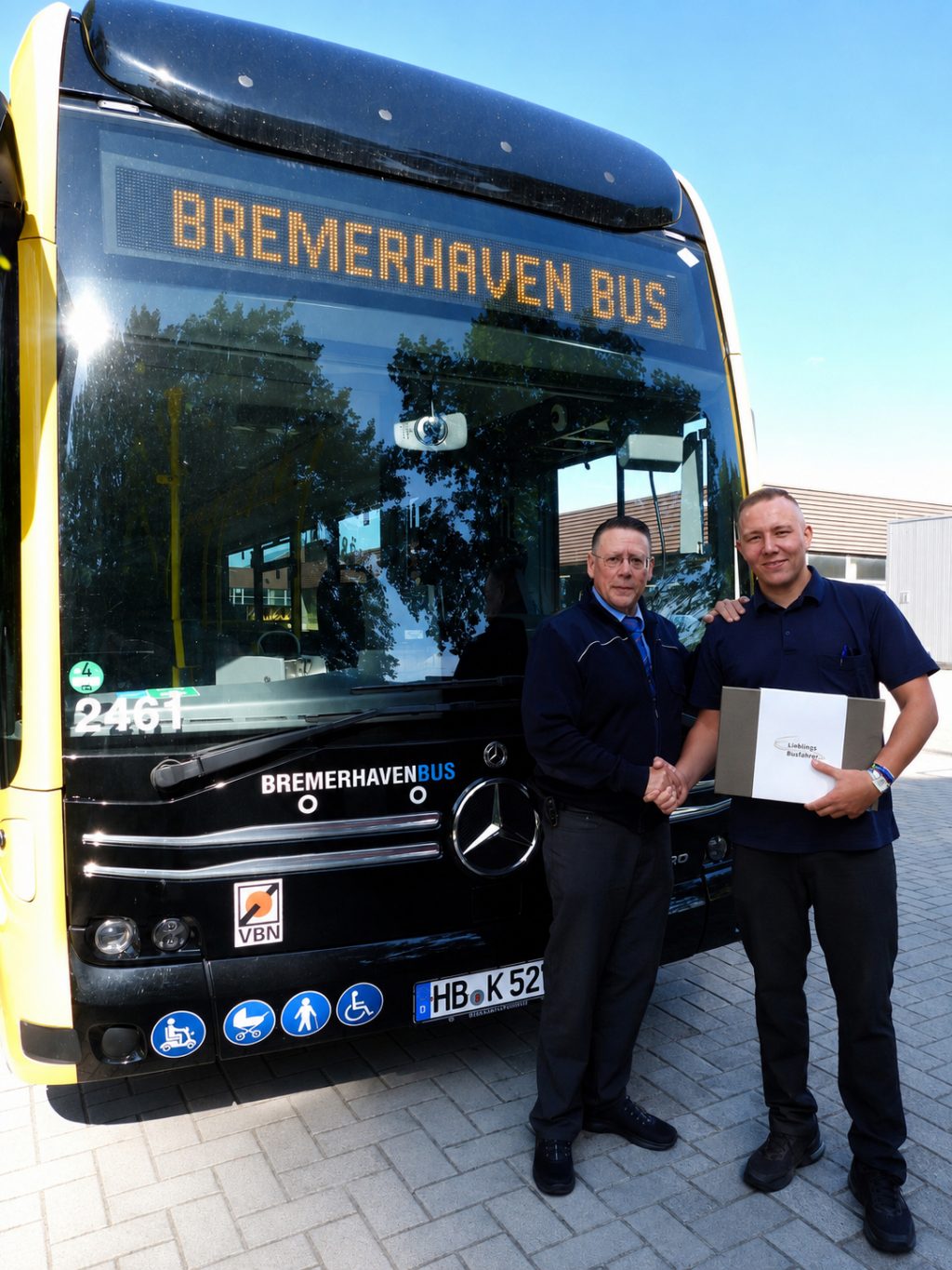 Übergabe Nominierungsbox Lieblingsbusfahrer