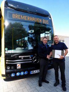Übergabe Nominierungsbox Lieblingsbusfahrer